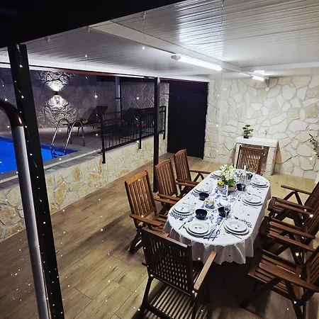 Adria House فيلة Grižane