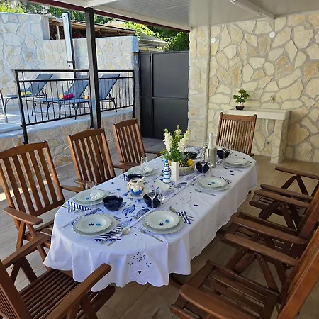 Adria House فيلة Grižane